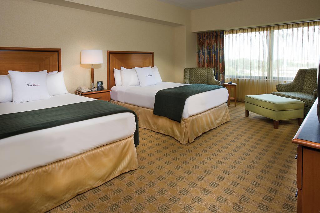 Hotel Doubletree By Hilton & Conference Center Chicago-downers Grove Downers Grove