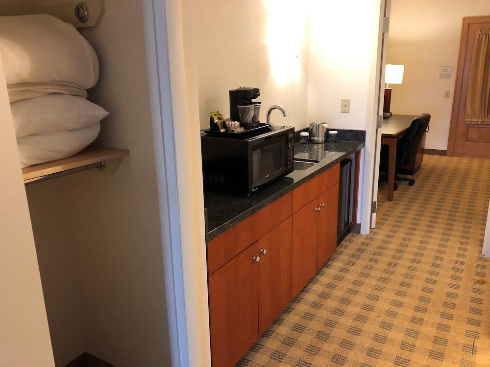 Doubletree By Hilton & Conference Center Chicago-downers Grove Hotel 3*