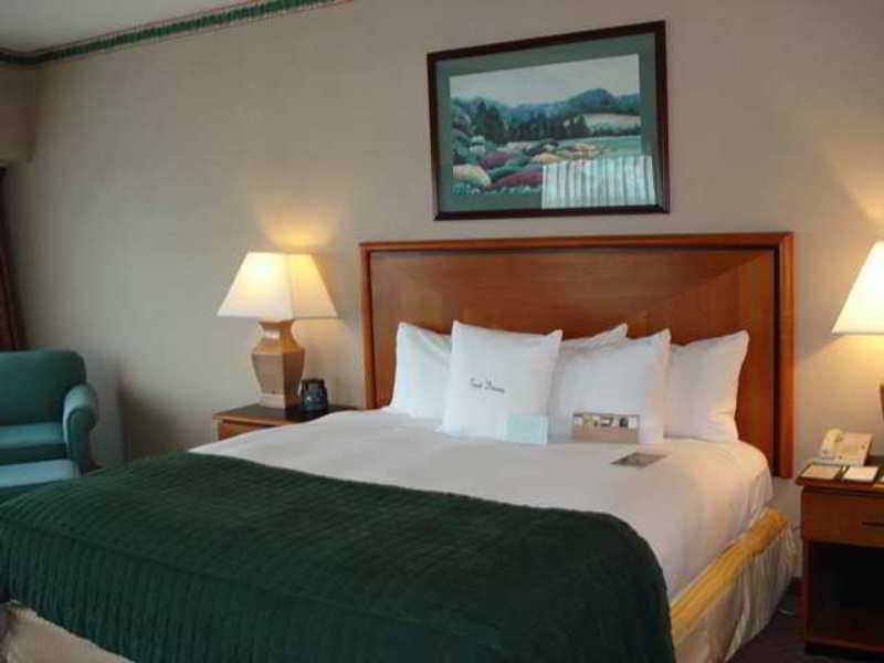 Doubletree By Hilton & Conference Center Chicago-downers Grove 3*